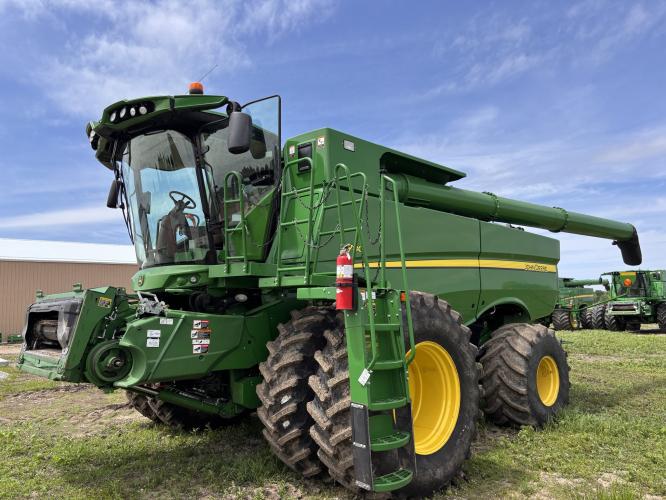 John Deere S780
