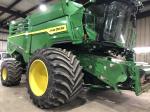 John Deere X9 1100