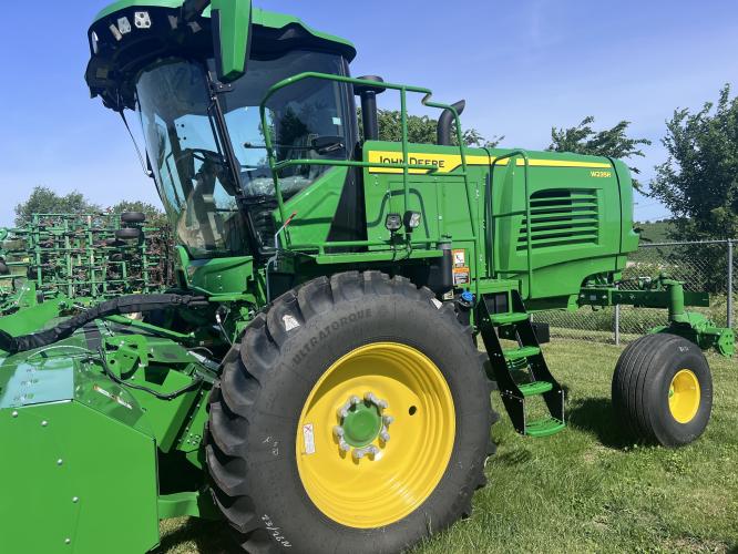 John Deere W235R