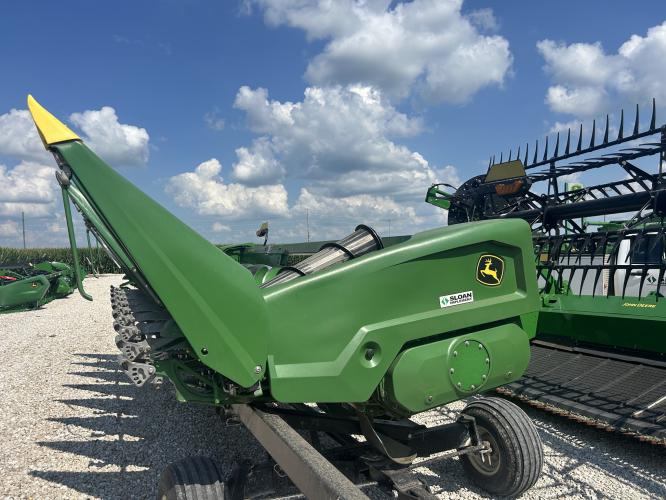John Deere C8R