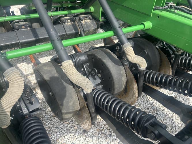 John Deere 1590