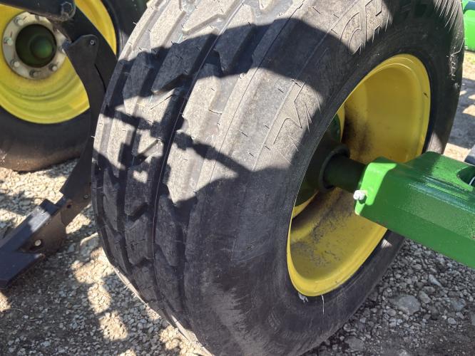 John Deere 2720