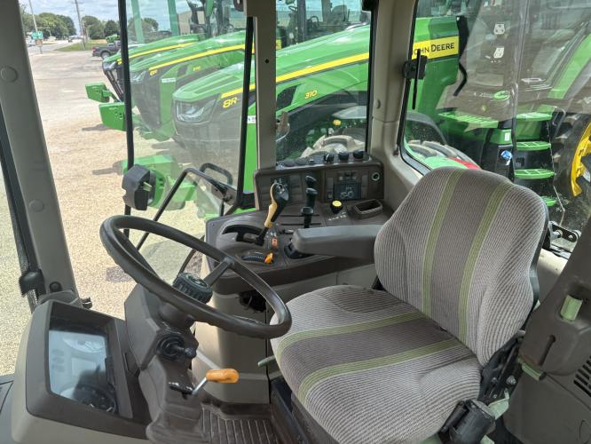 John Deere 6420