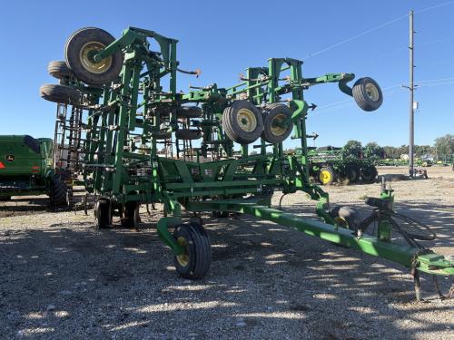 2013 John Deere 2210