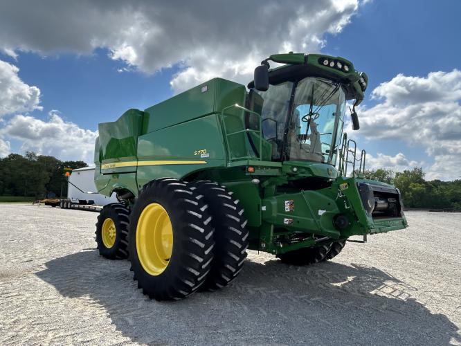 John Deere S770