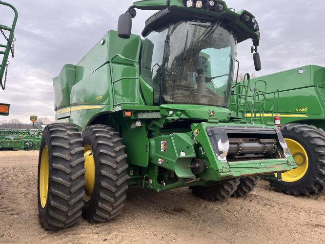 John Deere S770