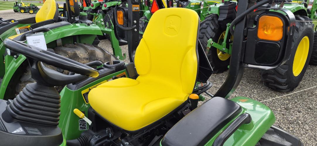 John Deere 3033R