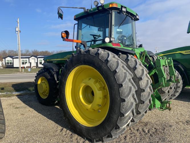 John Deere 8310