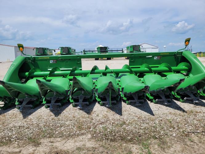 John Deere 608C