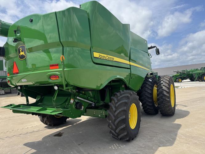 John Deere S770