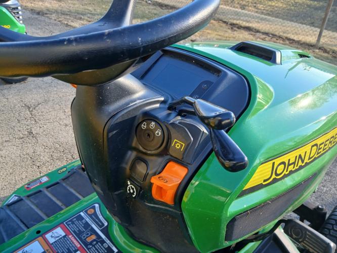 John Deere X730