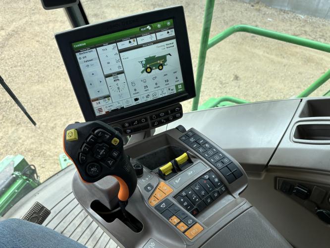 John Deere S780
