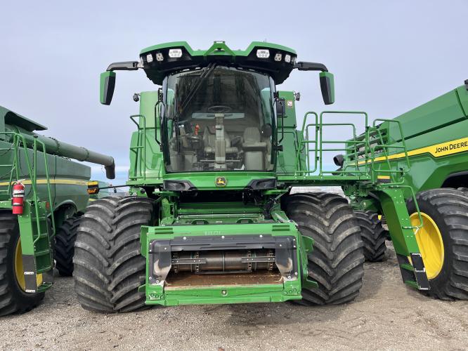 John Deere S7 900