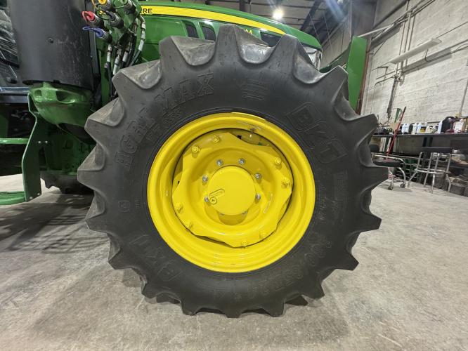 John Deere 5120M