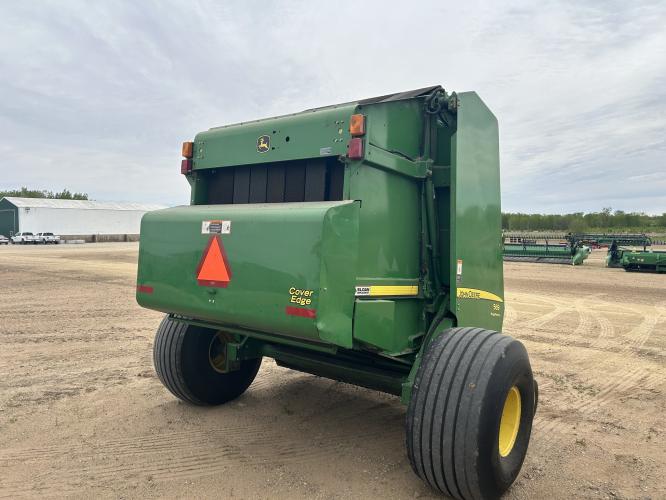 John Deere 569