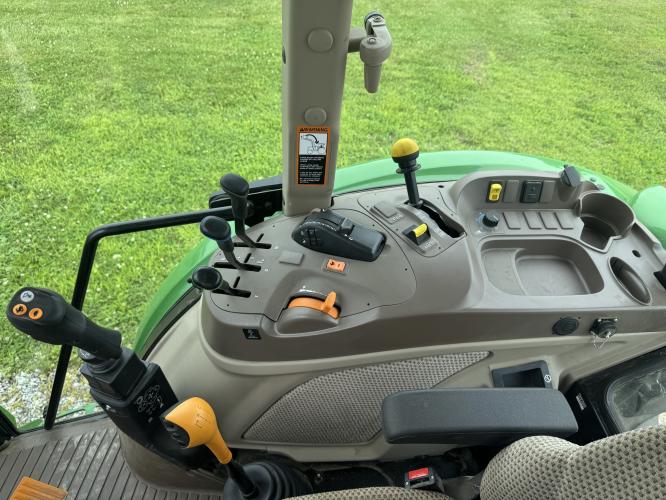 John Deere 5120M