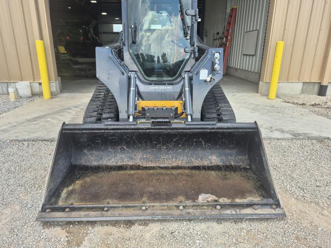 John Deere 325G