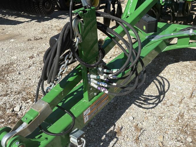 John Deere 2720