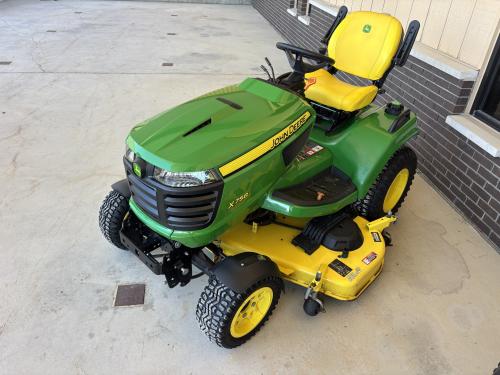 2021 John Deere X758