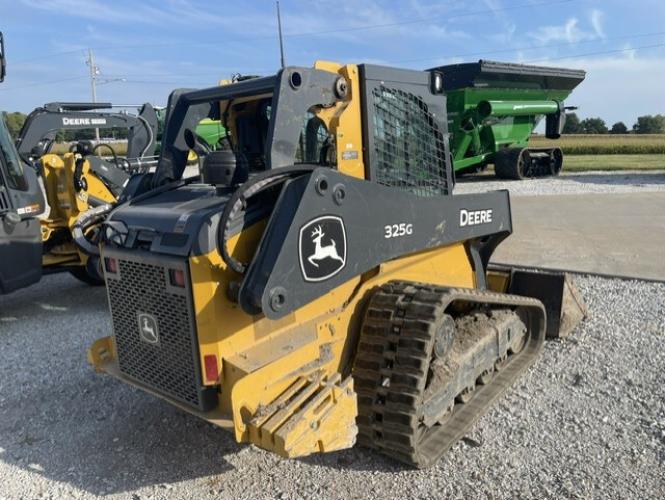 John Deere 325G