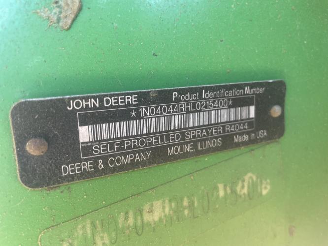 John Deere R4044