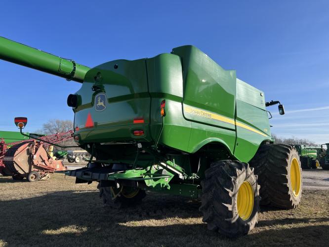 John Deere S790