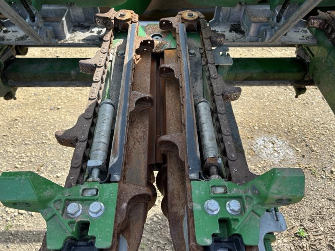 John Deere C16R