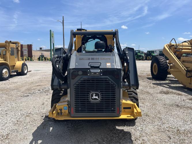 John Deere 334 P