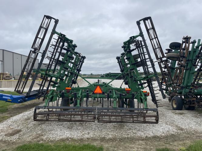 John Deere 726