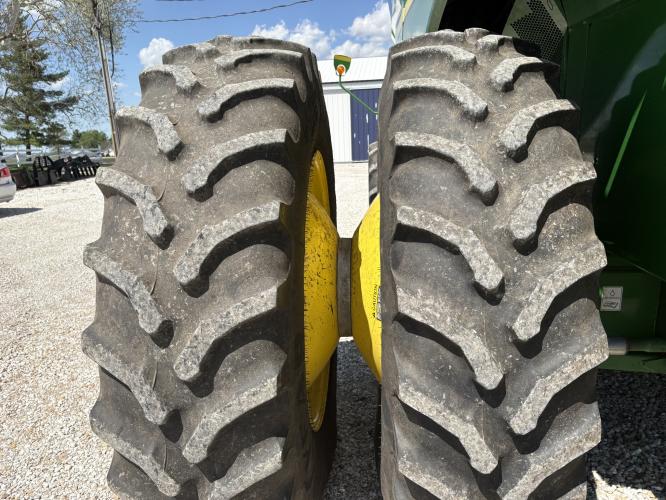 John Deere S670