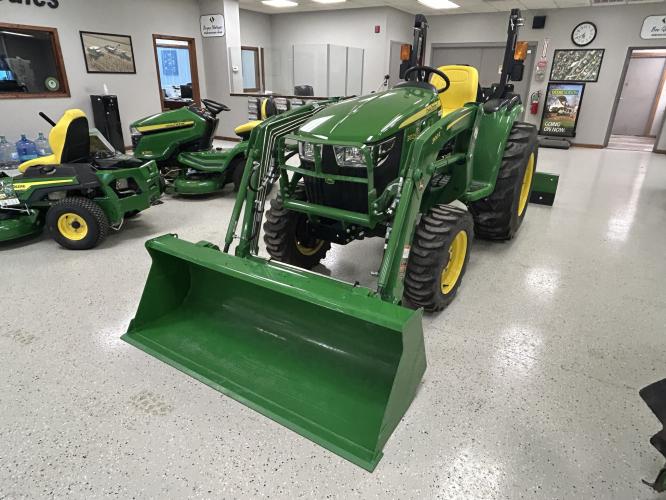John Deere 3025E