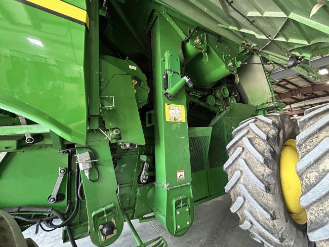 John Deere S680