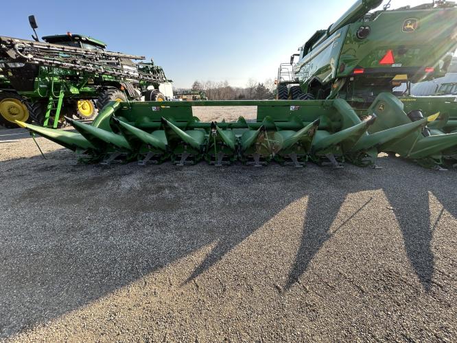John Deere 608C
