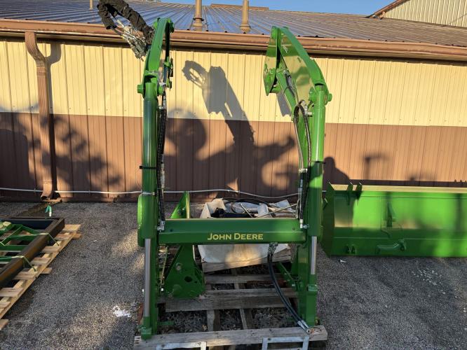 John Deere NEW 540R Loader