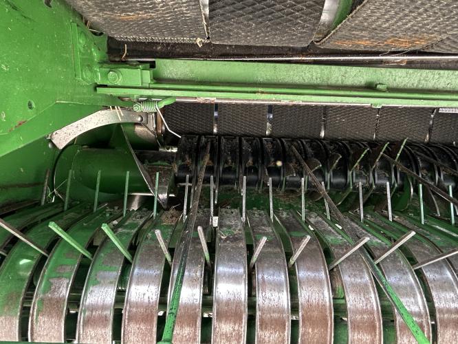 John Deere 560M