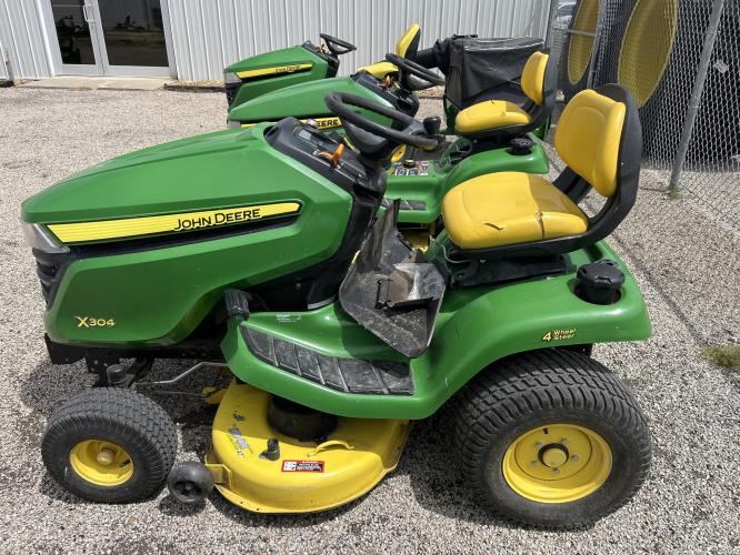John Deere X304