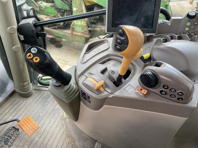 John Deere 6130R
