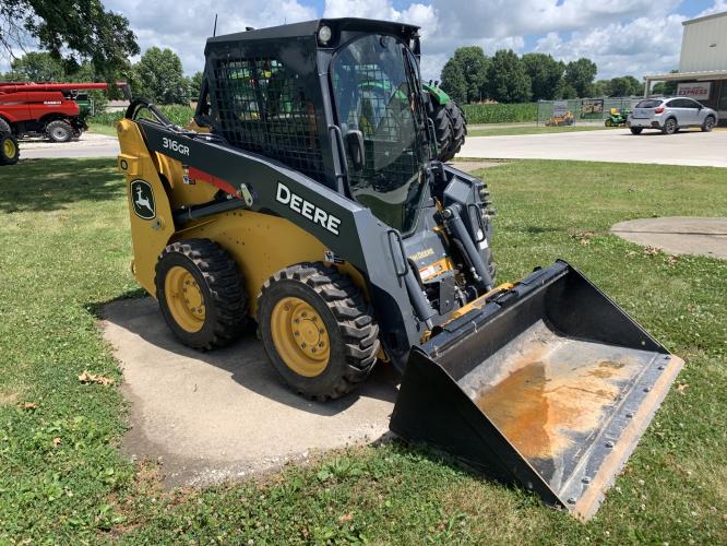 John Deere 316GR