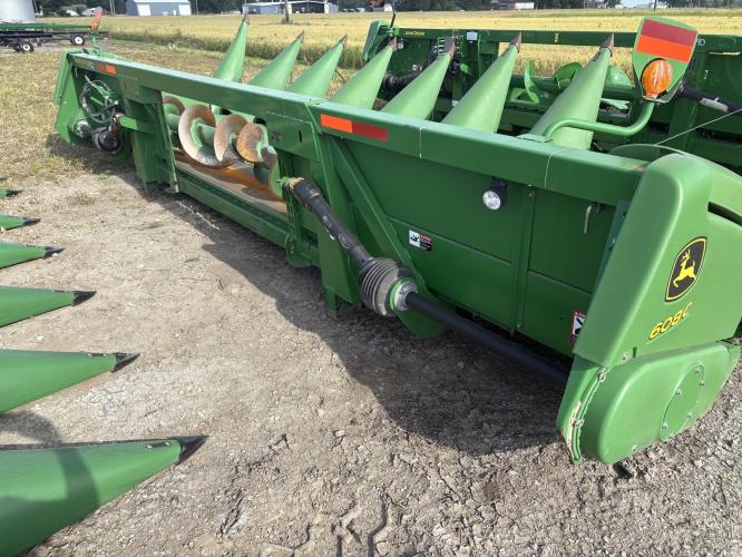 John Deere 608C