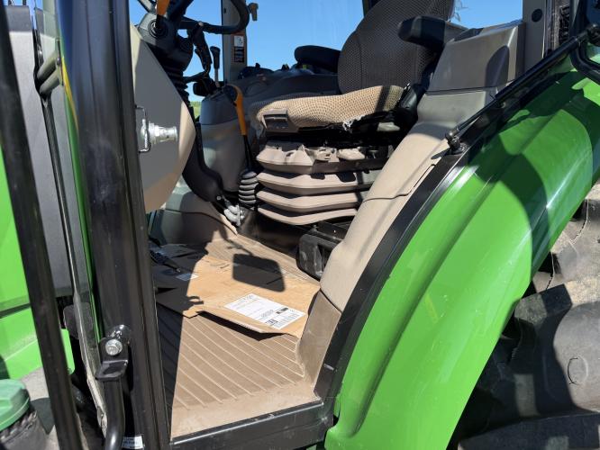 John Deere 5120M