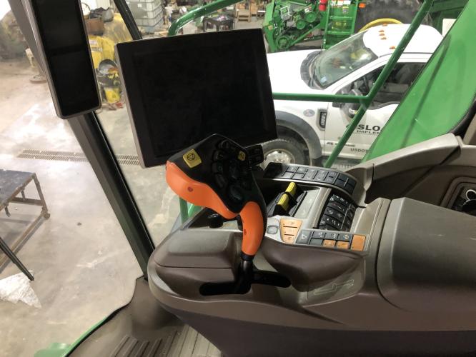 John Deere X9 1100