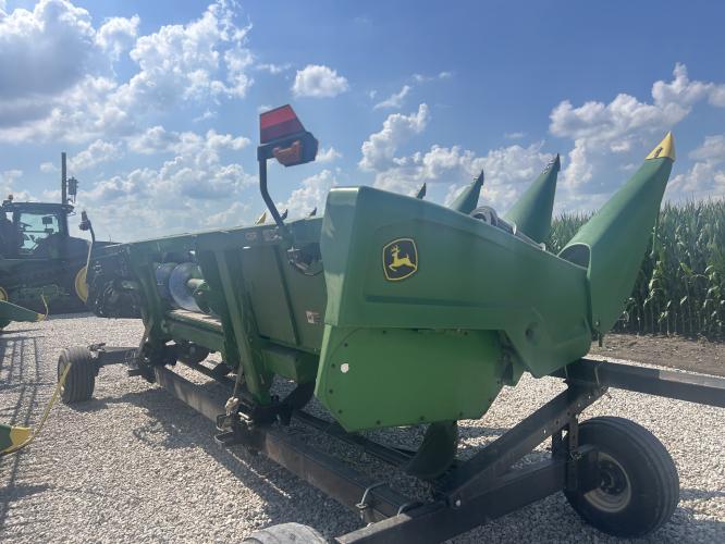 John Deere C8R