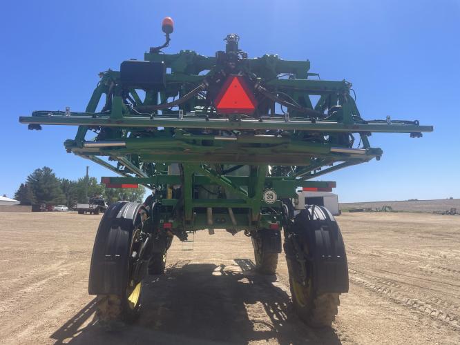 John Deere R4044
