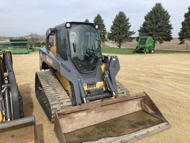 John Deere 333E