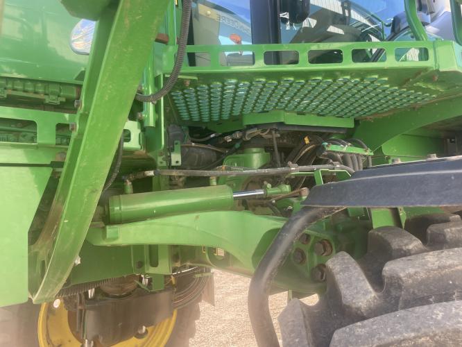 John Deere R4044