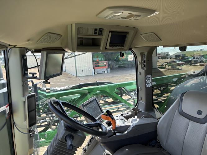 John Deere 412R