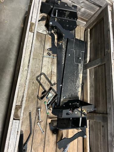 Unverferth 32894B ower rest brkt ass'm - like new t/o