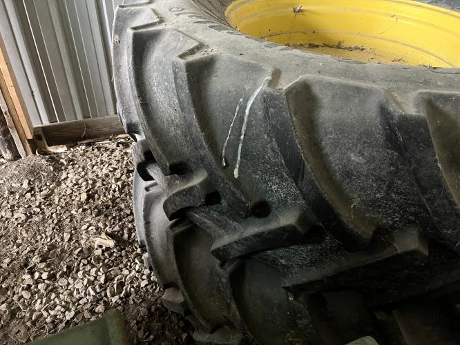 John Deere 4830