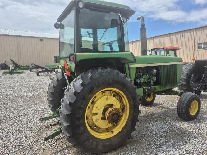 John Deere 4430