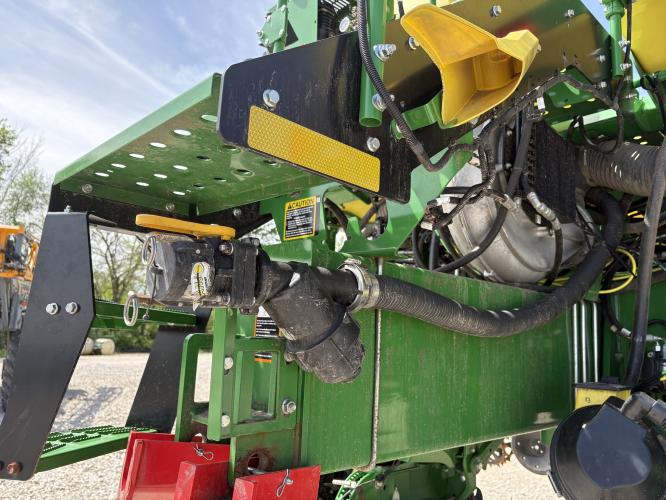 John Deere 1775NT